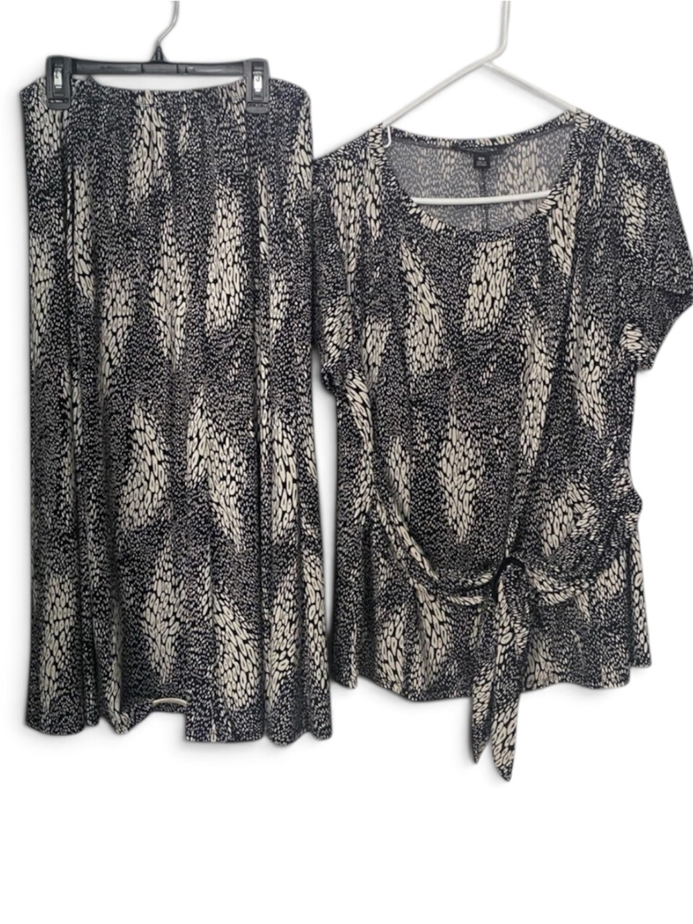 Perceptions Women’s Black & White Printed Tie-Front Top & Skirt Two Piece Set!